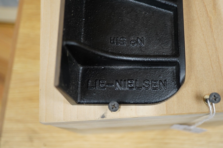 A Lie-Nielsen Toolworks shooting plane, ‘Shoot Board Plane’ (No.51R), in the original fitted wooden box with paperwork